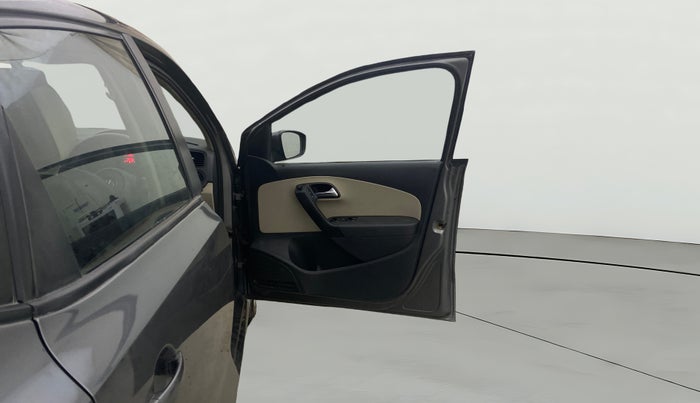 2013 Volkswagen Polo COMFORTLINE 1.2L, Diesel, Manual, 97,390 km, RHS Front Door