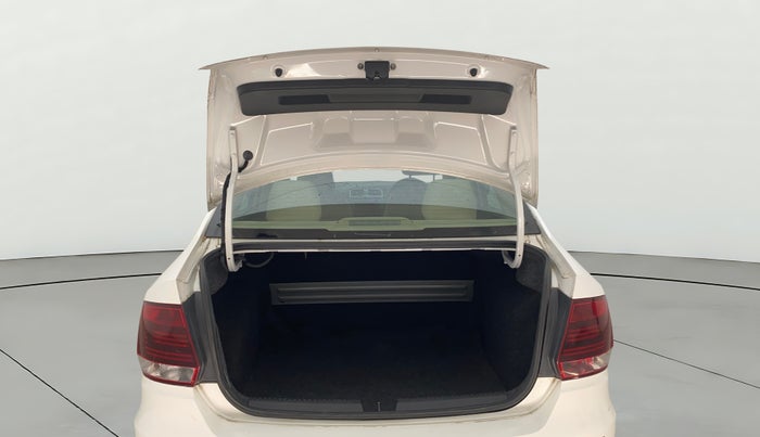 2021 Volkswagen Vento HIGHLINE PLUS 1.0L TSI AT, Petrol, Automatic, 77,947 km, Boot Door Open