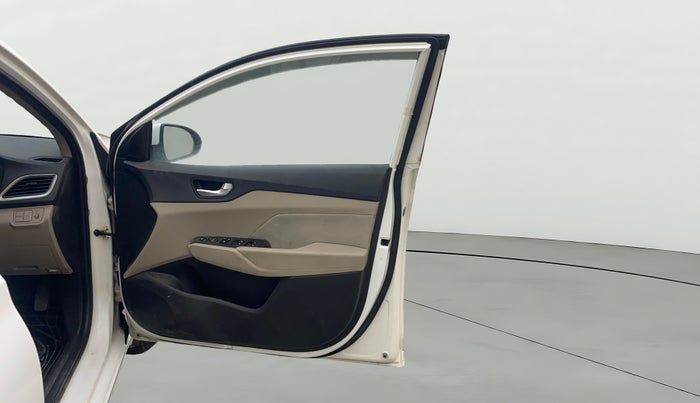 2018 Hyundai Verna 1.6 CRDI SX + AT, Diesel, Automatic, 1,01,963 km, RHS Front Door