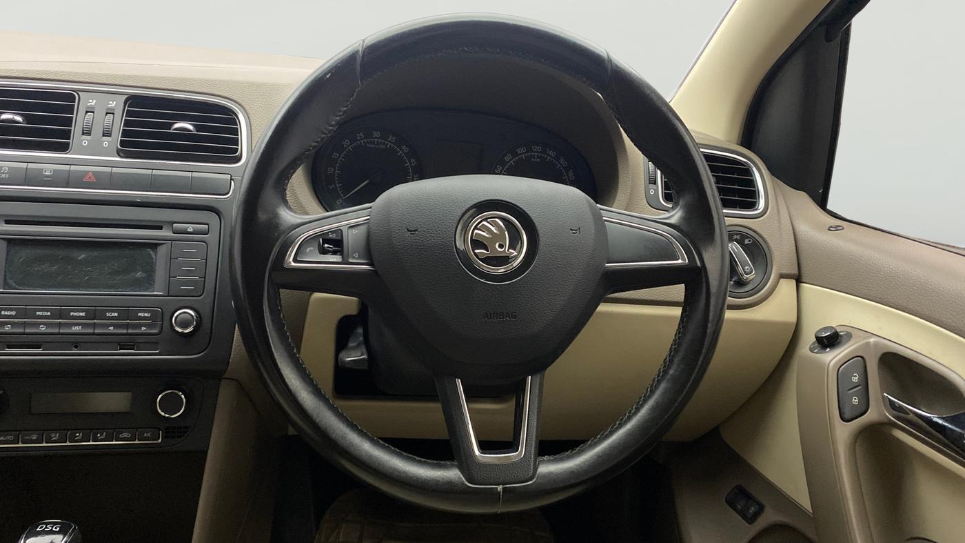 2016 Skoda Rapid STYLE 1.5 TDI AT, Diesel, Automatic, 1,02,150 km, Steering Wheel Close Up