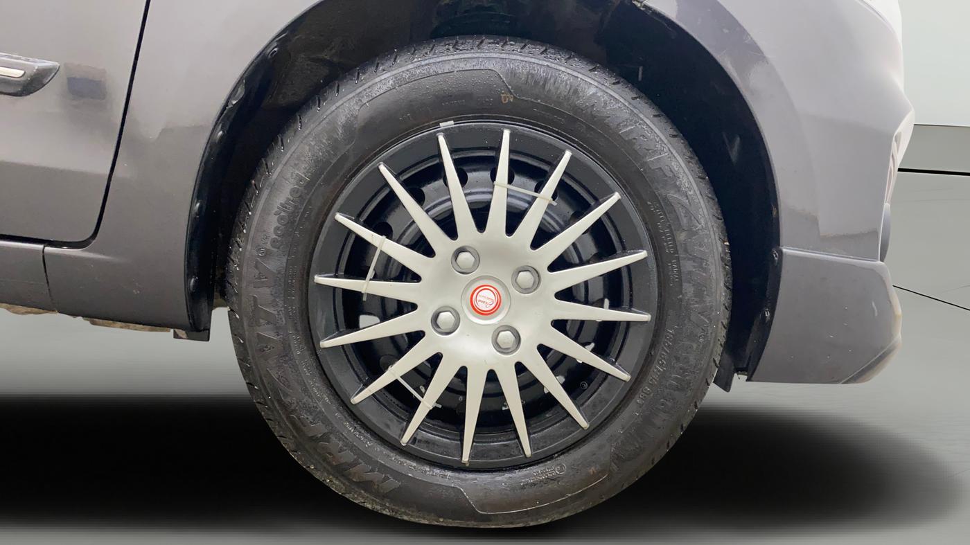 2018 Maruti Ertiga VXI, Petrol, Manual, 76,184 km, Right Front Wheel