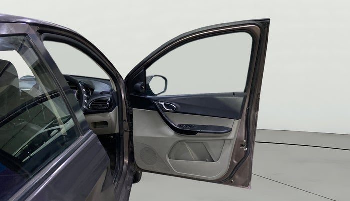 2016 Tata Tiago XZ PETROL, Petrol, Manual, 11,278 km, RHS Front Door