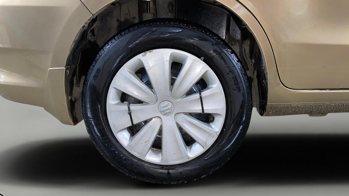 2017 Maruti Ertiga VXI, Petrol, Manual, 52,309 km, Right Rear Wheel