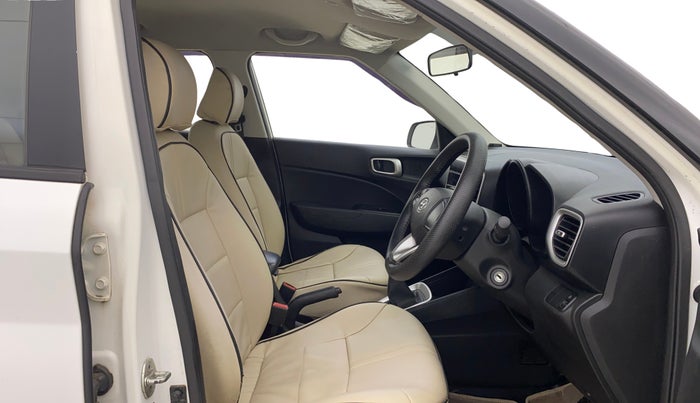 2020 Hyundai VENUE S 1.2, Petrol, Manual, 29,837 km, Right Side Front Door Cabin