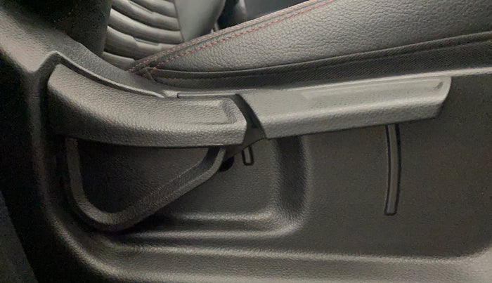 2021 KIA SONET GTX PLUS 1.0 IMT, Petrol, Manual, 27,561 km, Driver Side Adjustment Panel