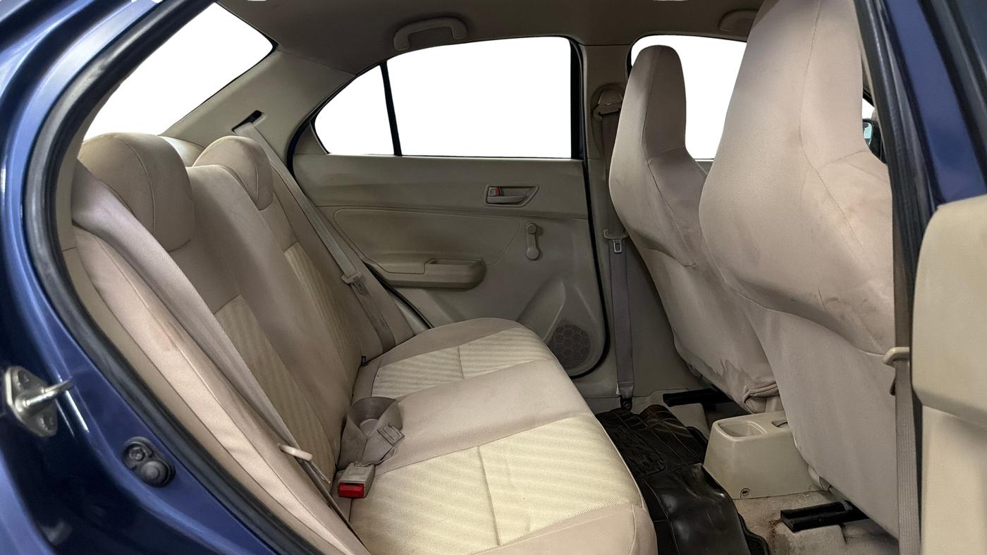 2017 Maruti Dzire LXI, CNG, Manual, 94,050 km, Right Side Rear Door Cabin