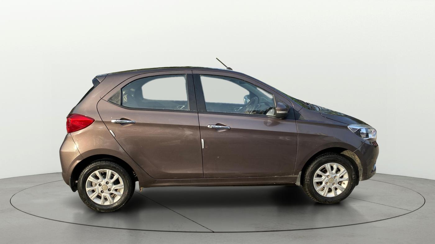2018 Tata Tiago XZ PETROL, Petrol, Manual, 27,226 km, Right Side View