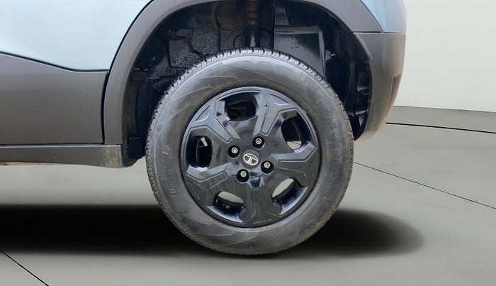 2022 Tata PUNCH ACCOMPLISHED MT, Petrol, Manual, 34,171 km, Left Rear Wheel