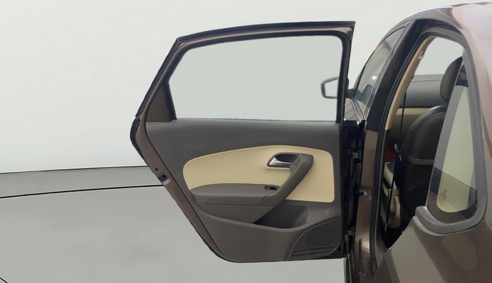 2014 Volkswagen Vento COMFORTLINE 1.5 AT, Diesel, Automatic, 82,598 km, LHS Rear Door