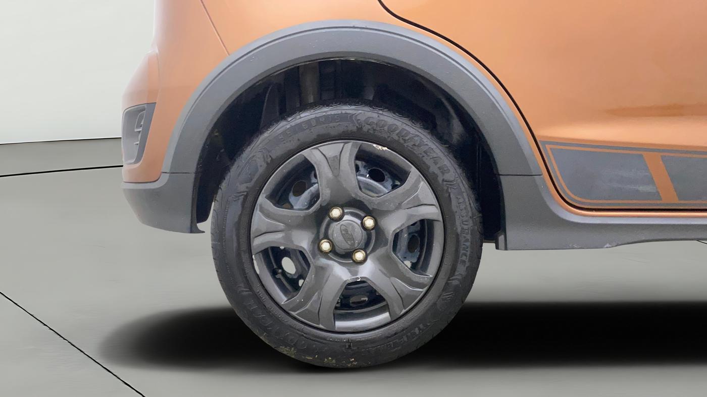 2018 Ford FREESTYLE TREND PLUS 1.2 PETROL, Petrol, Manual, 46,901 km, Right Rear Wheel