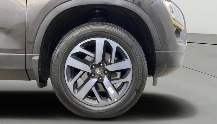 2023 Tata Safari XZA PLUS GOLD, Diesel, Automatic, 39,398 km, Right Front Wheel