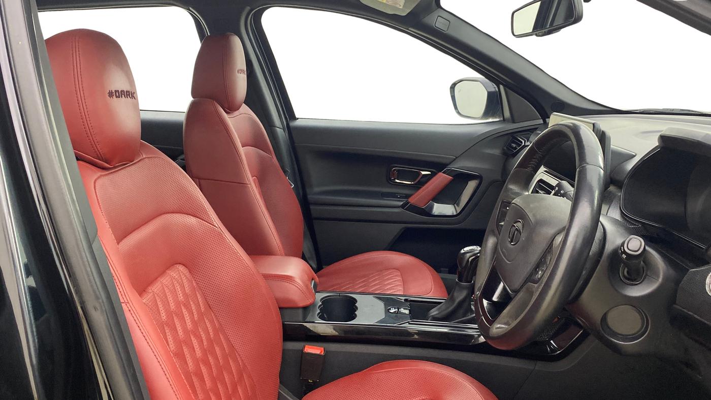2023 Tata Harrier XZA + O 2.0L RED DARK EDITION 5 STR, Diesel, Automatic, 92,195 km, Right Side Front Door Cabin