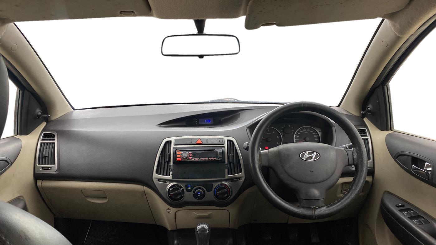 2014 Hyundai Elite i20 MAGNA 1.4 CRDI, Diesel, Manual, 1,03,711 km, Dashboard