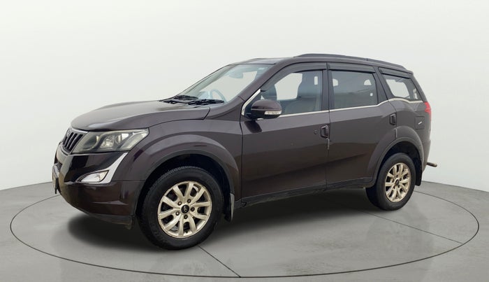 2017 Mahindra XUV500 W10, Diesel, Manual, 83,342 km, Left Front Diagonal
