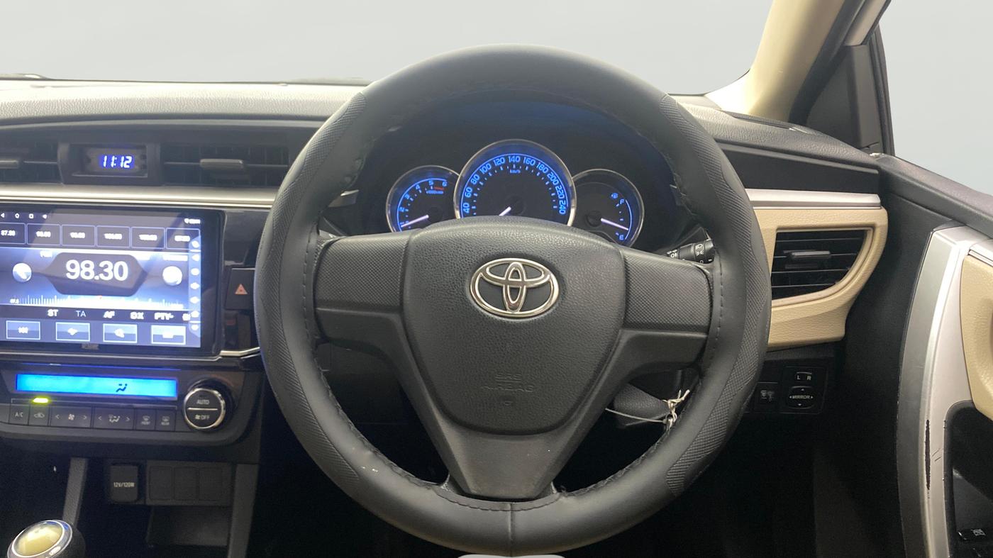 2015 Toyota Corolla Altis J DIESEL, Diesel, Manual, 1,05,565 km, Steering Wheel Close Up