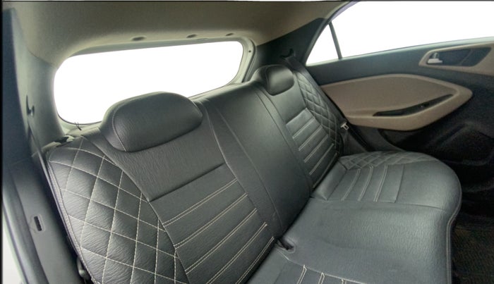 2016 Hyundai Elite i20 SPORTZ 1.2, Petrol, Manual, 1,15,037 km, Right Side Rear Door Cabin