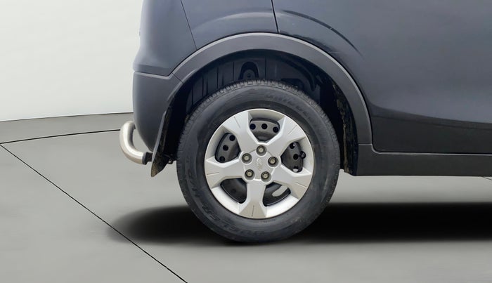 2022 Mahindra XUV300 W6 1.2 PETROL, Petrol, Manual, 26,436 km, Right Rear Wheel