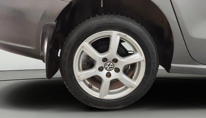 2014 Volkswagen Vento HIGHLINE PETROL AT, Petrol, Automatic, 98,542 km, Right Rear Wheel