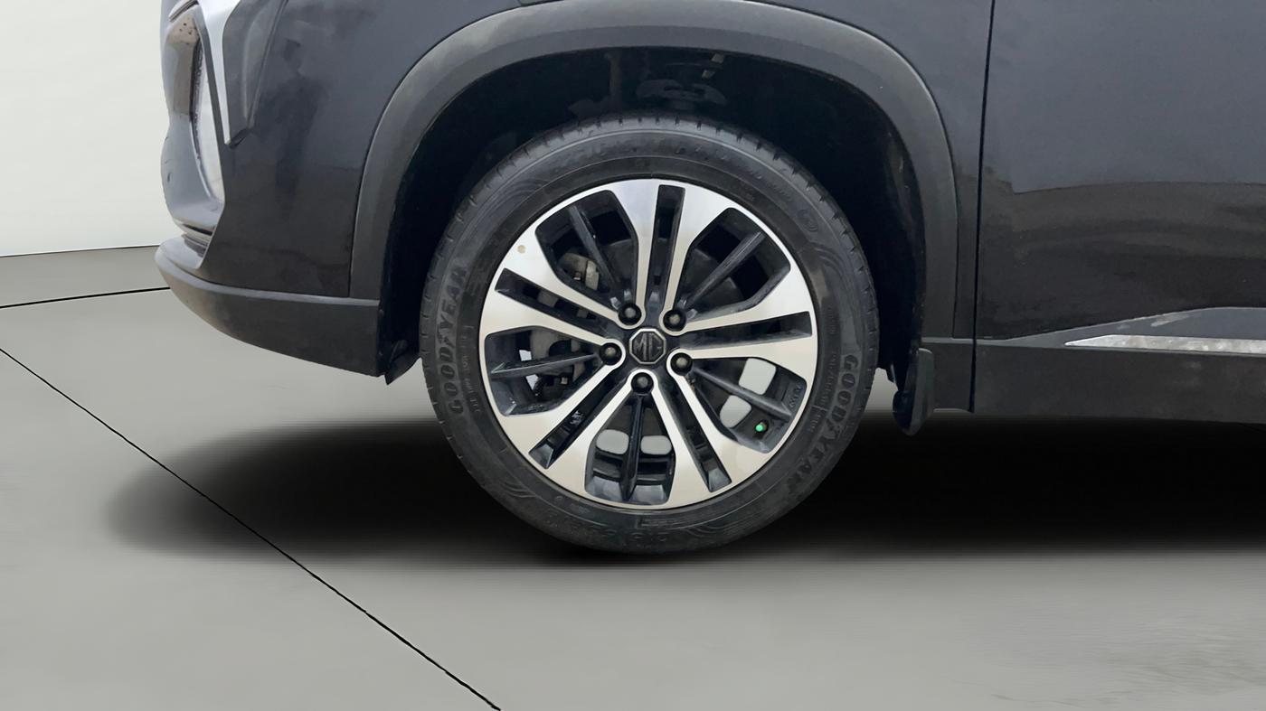 2022 MG HECTOR PLUS SHARP 1.5 PETROL TURBO CVT 6-STR, Petrol, Automatic, 42,456 km, Left Front Wheel