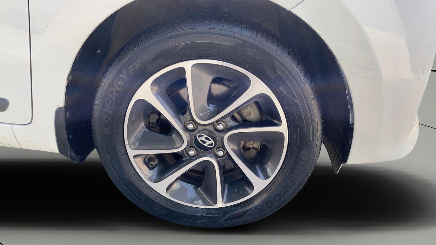 2019 Hyundai Grand i10 SPORTZ AT 1.2 KAPPA VTVT, Petrol, Automatic, 32,576 km, Right Front Wheel