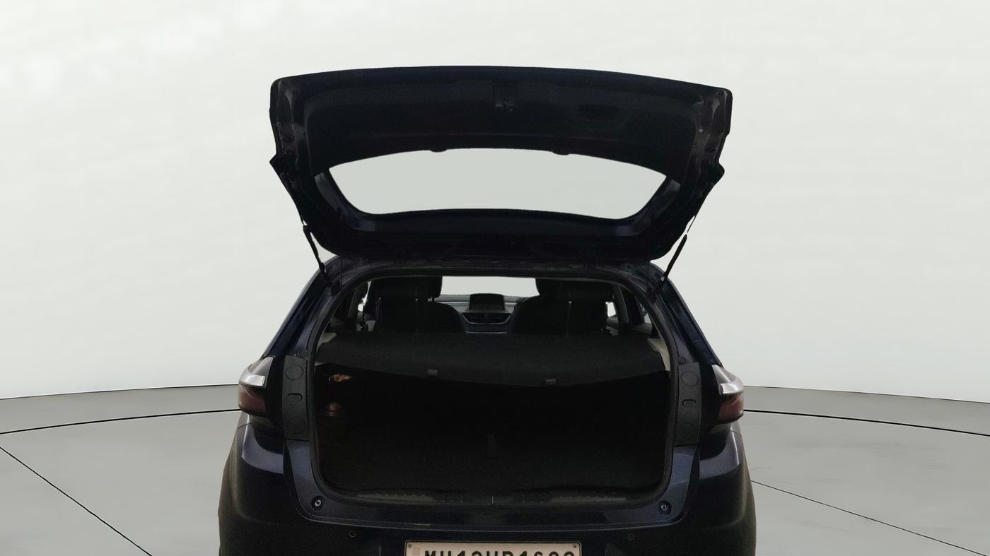 2024 Tata ALTROZ XZ PLUS O SUNROOF CNG, CNG, Manual, 16,365 km, Boot Door Open