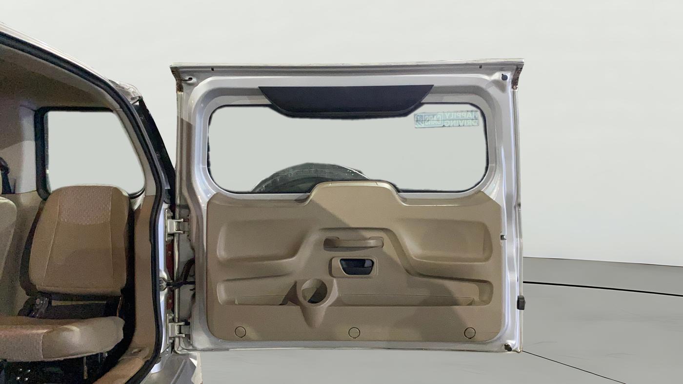 2017 Mahindra TUV300 T6, Diesel, Manual, 20,374 km, Boot Door Open