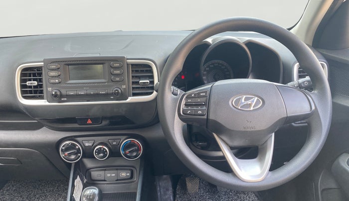 2021 Hyundai VENUE S 1.2, Petrol, Manual, 34,827 km, Steering Wheel Close Up