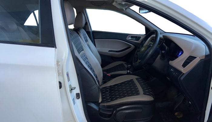 2019 Hyundai Elite i20 ASTA 1.2 (O), CNG, Manual, 1,06,100 km, Right Side Front Door Cabin
