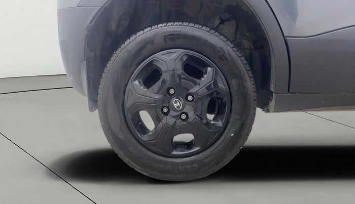 2024 Tata PUNCH ACCOMPLISHED SUNROOF MT, Petrol, Manual, 8,776 km, Right Rear Wheel