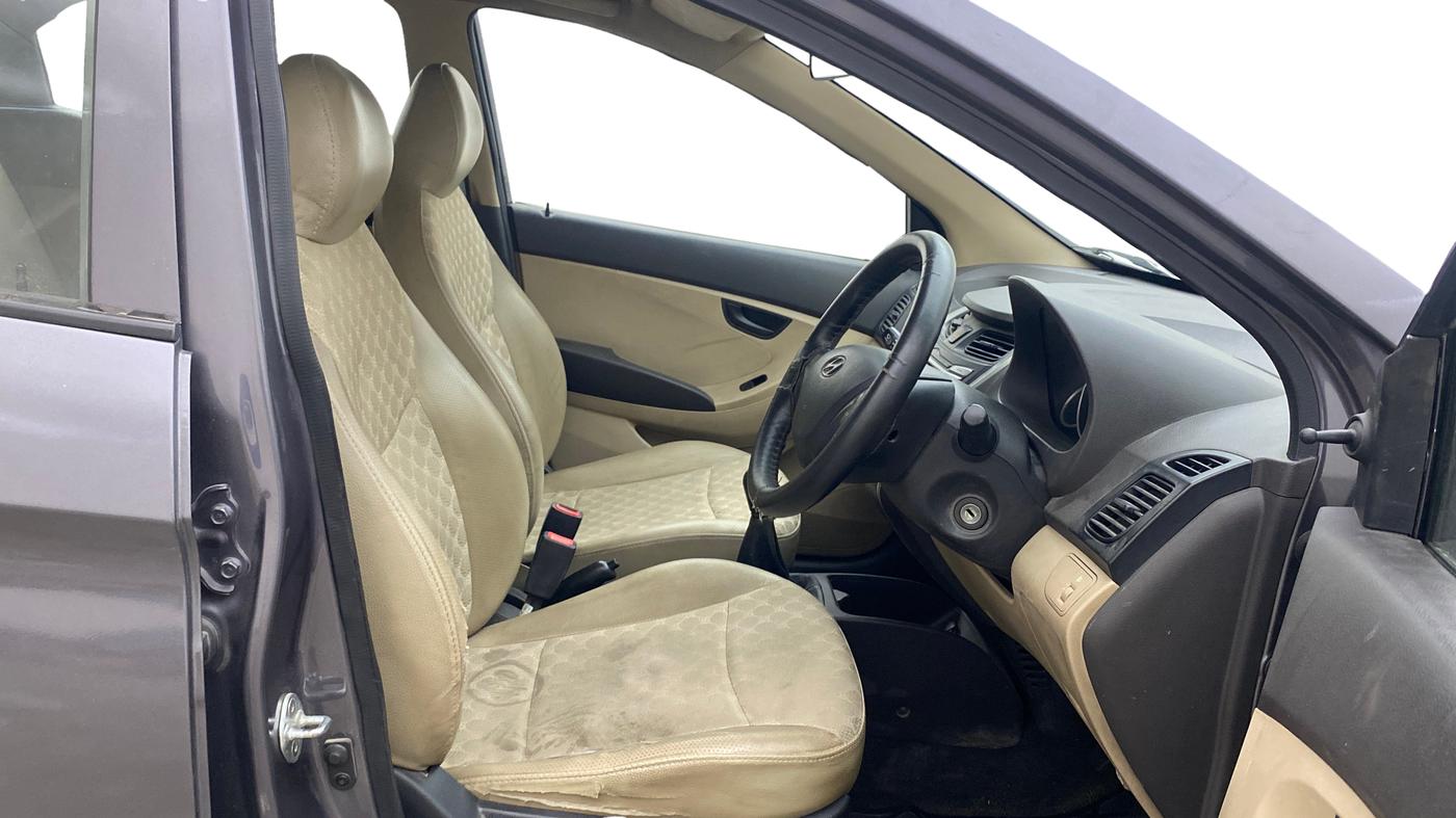2018 Hyundai Eon MAGNA +, Petrol, Manual, 66,201 km, Right Side Front Door Cabin