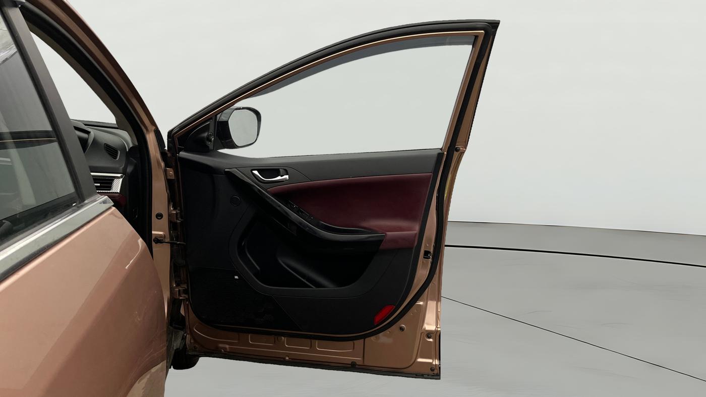 2025 Tata Curvv Accomplished S 1.2 Petrol 7DCA, Petrol, Automatic, 6,845 km, RHS Front Door