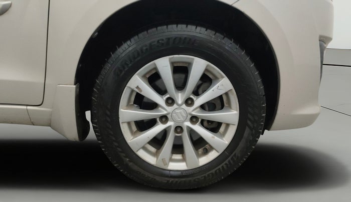 2013 Maruti Ertiga ZXI, Petrol, Manual, 90,276 km, Right Front Wheel