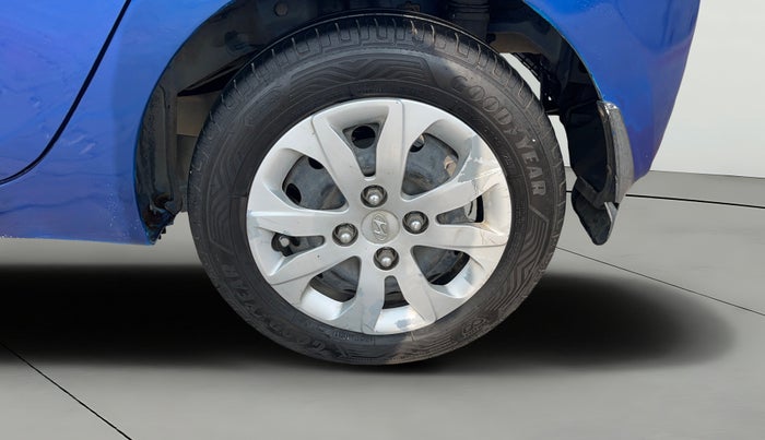 2017 Hyundai Eon MAGNA +, Petrol, Manual, 1,28,841 km, Left Rear Wheel