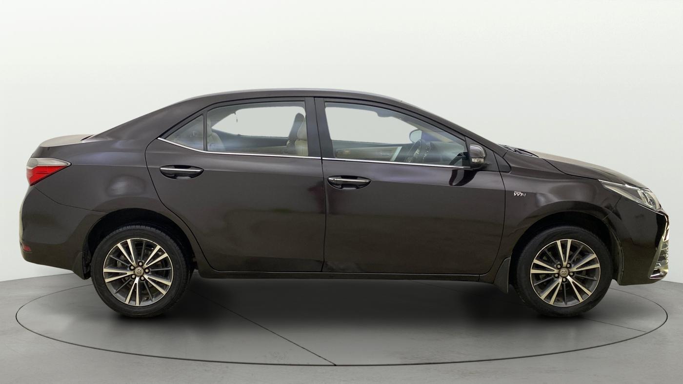 2017 Toyota Corolla Altis GL PETROL, Petrol, Manual, 73,814 km, Right Side View