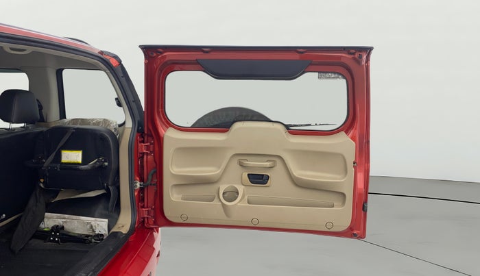 2017 Mahindra TUV300 T10, Diesel, Manual, 60,295 km, Boot Door Open