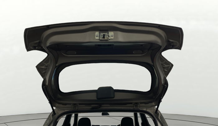 2017 Renault Kwid RXT 1.0 AMT, Petrol, Automatic, 1,01,121 km, Boot Door Open