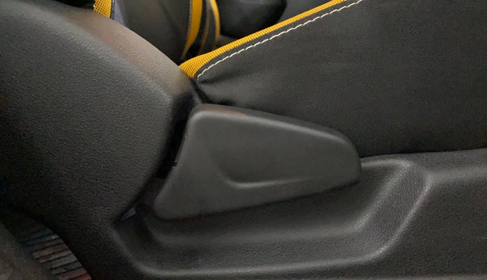 2023 Renault Kwid CLIMBER MT 1.0, Petrol, Manual, 7,406 km, Driver Side Adjustment Panel