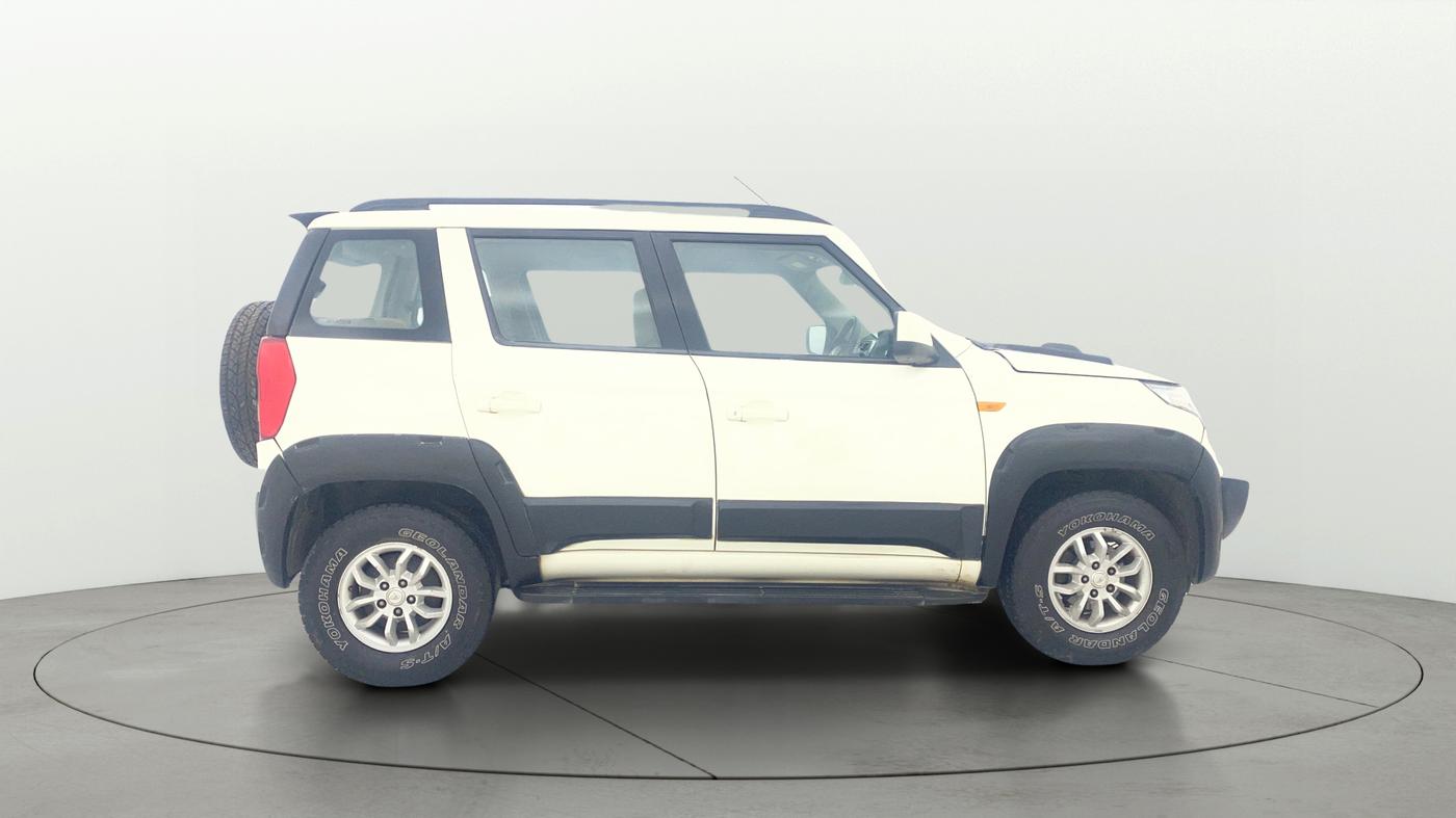 2015 Mahindra TUV300 T8, Diesel, Manual, 61,827 km, Right Side View