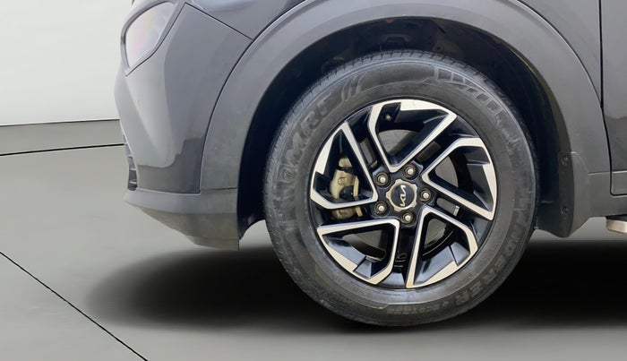 2022 KIA CARENS LUXURY PLUS 1.5 DIESEL AT 6 STR, Diesel, Automatic, 97,411 km, Left Front Wheel