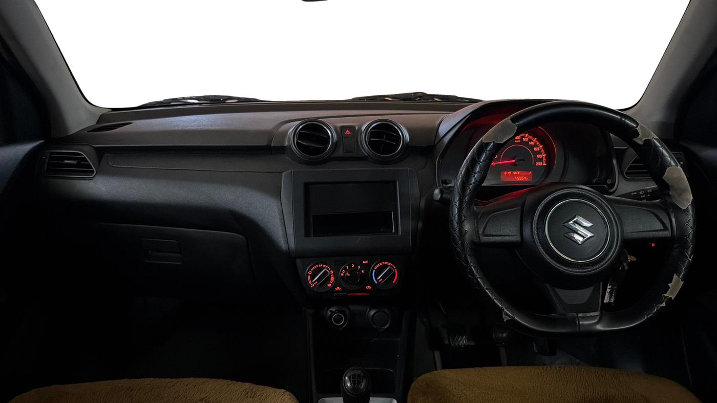 2022 Maruti Swift LXI, Petrol, Manual, 1,42,854 km, Dashboard