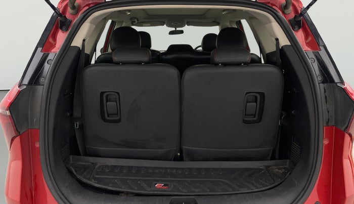 2022 Mahindra XUV700 AX 5 D MT 7 STR, Diesel, Manual, 59,650 km, Boot Open Zoomed View