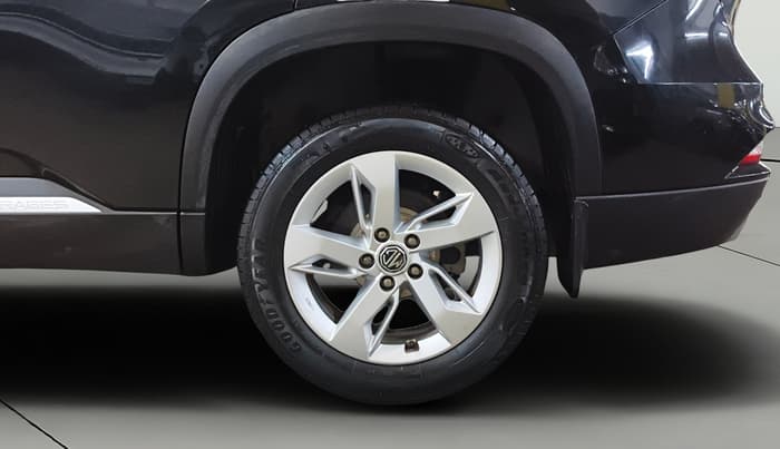2022 MG HECTOR PLUS SUPER 1.5 PETROL TURBO HYBRID MT 7-STR, Petrol, Manual, 20,862 km, Left Rear Wheel