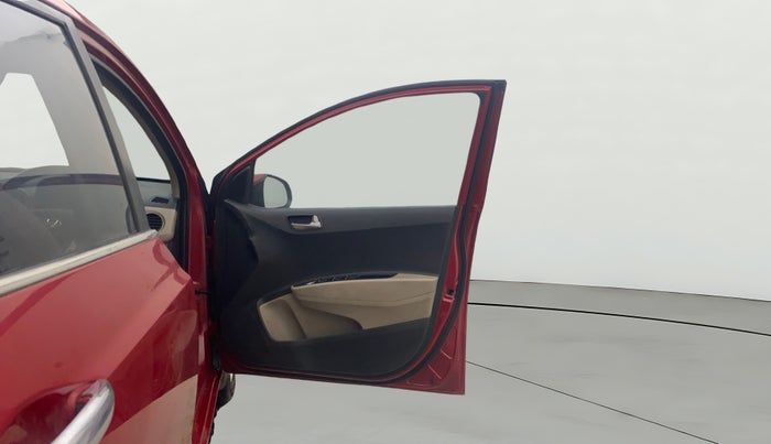 2014 Hyundai Xcent S (O) 1.2, Petrol, Manual, 1,09,221 km, RHS Front Door