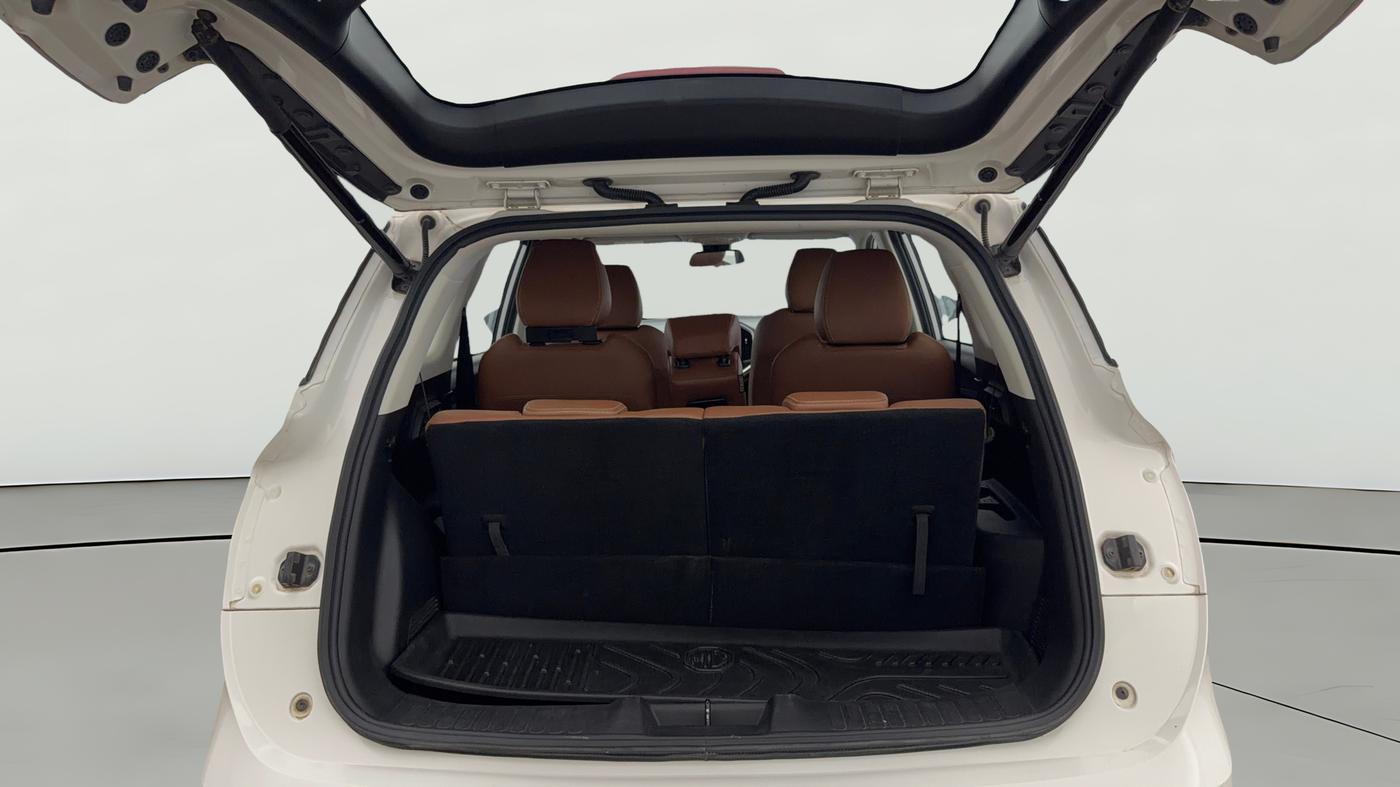 2020 MG HECTOR PLUS Sharp Pro 1.5 Turbo Petrol CVT 6 STR, Petrol, Automatic, 85,004 km, Boot Open Zoomed View
