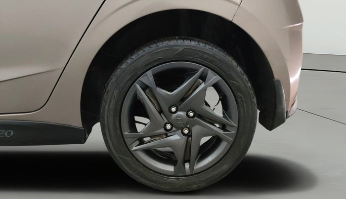 2021 Hyundai NEW I20 SPORTZ 1.2 MT, Petrol, Manual, 1,49,924 km, Left Rear Wheel