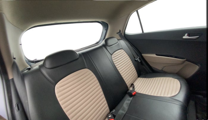 2016 Hyundai Grand i10 SPORTZ 1.2 KAPPA VTVT, Petrol, Manual, 81,209 km, Right Side Rear Door Cabin