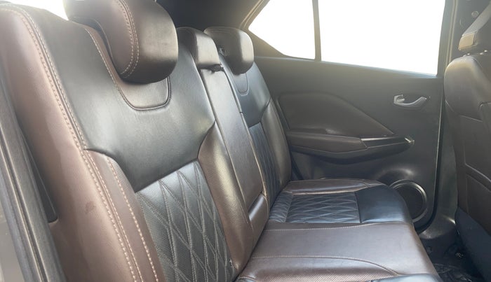 2019 Nissan Kicks XV PREMIUM O DUAL TONE DIESEL, Diesel, Manual, 98,840 km, Right Side Rear Door Cabin