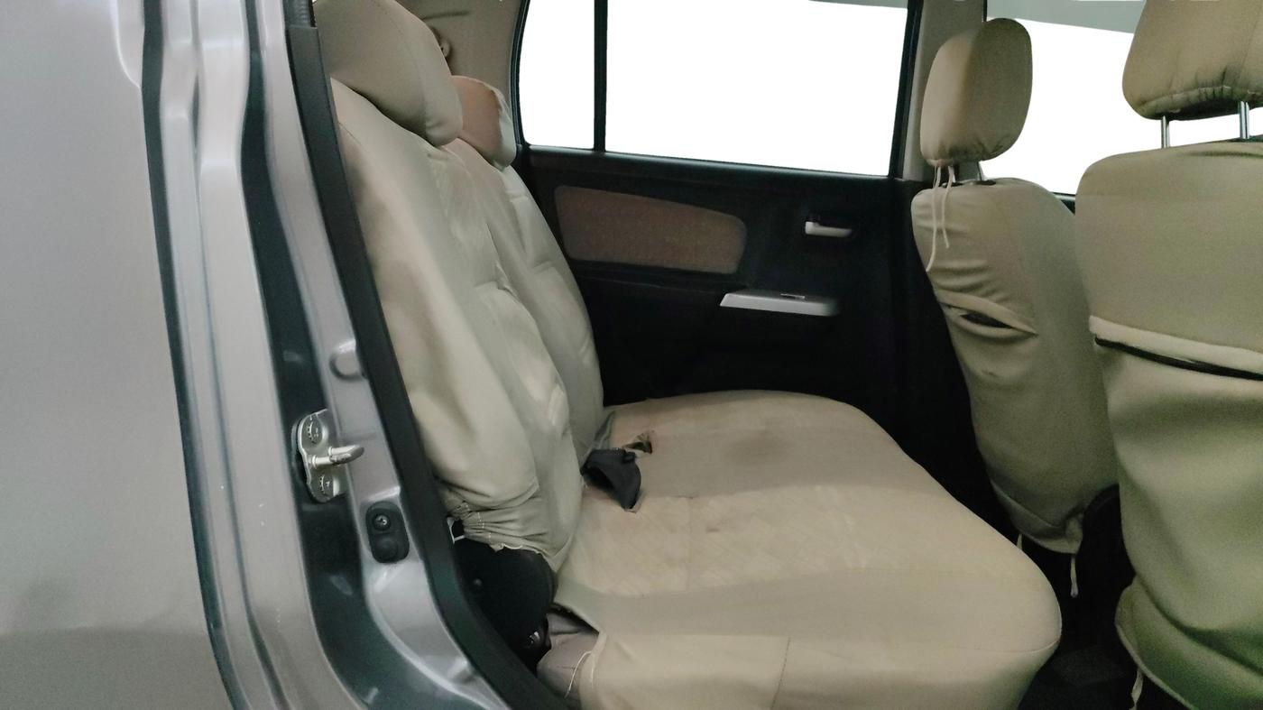 2016 Maruti Wagon R 1.0 VXI, Petrol, Manual, 24,203 km, Right Side Rear Door Cabin