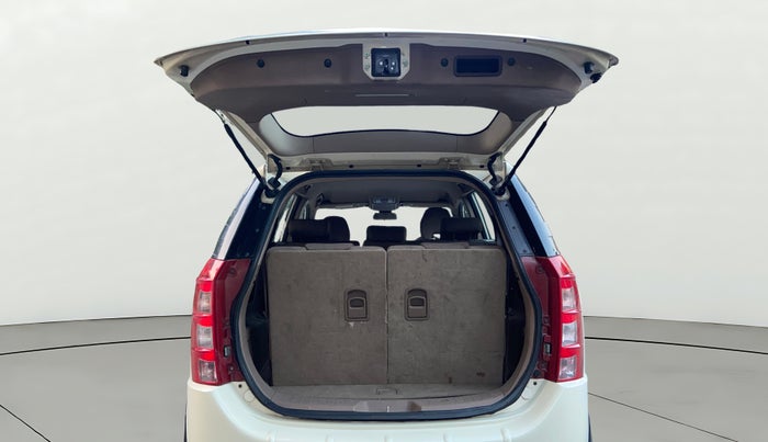 2015 Mahindra XUV500 W6, Diesel, Manual, 76,338 km, Boot Door Open