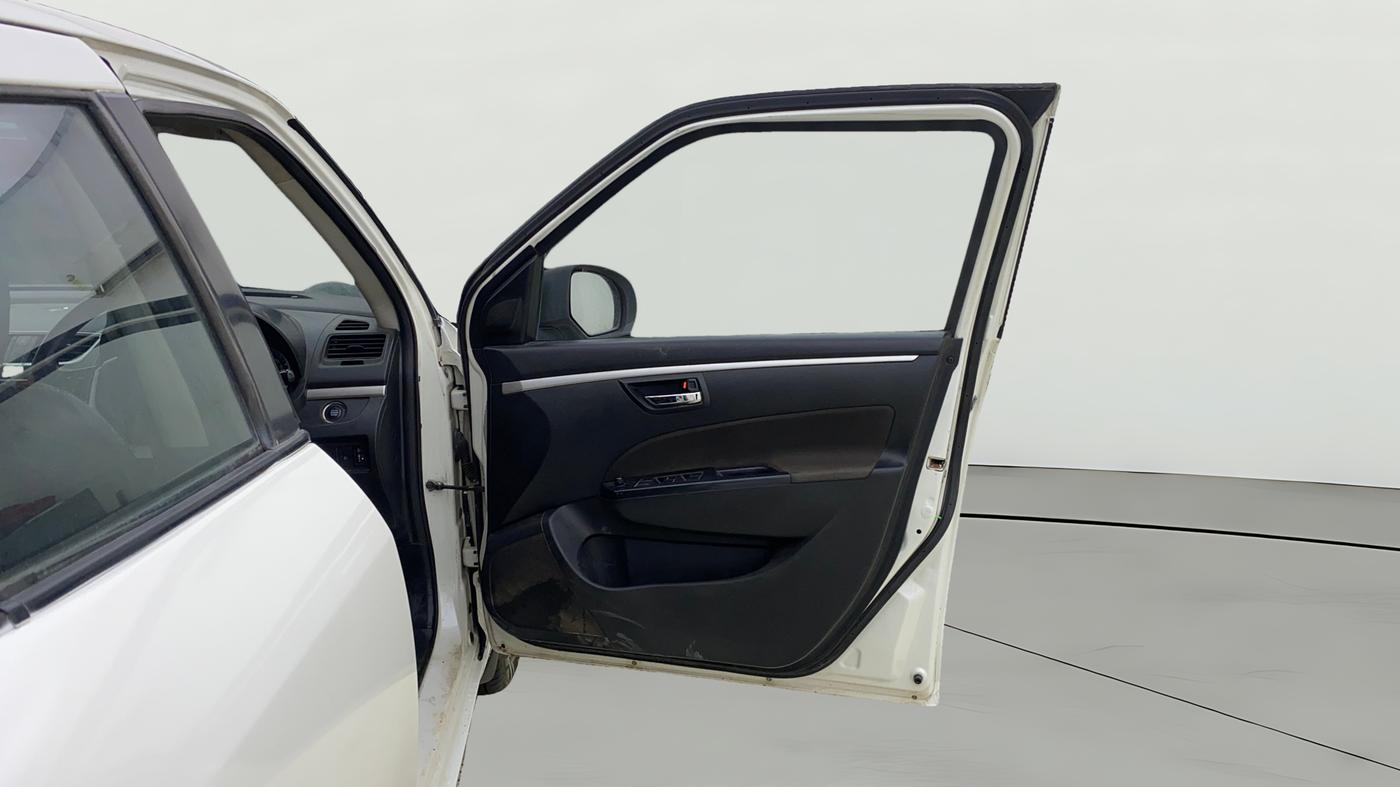 2017 Maruti Swift ZDI, Diesel, Manual, 79,848 km, RHS Front Door